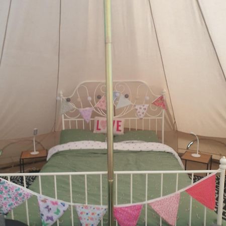 Hotel Wildberry Glamping Orgères-la-Roche Zewnętrze zdjęcie