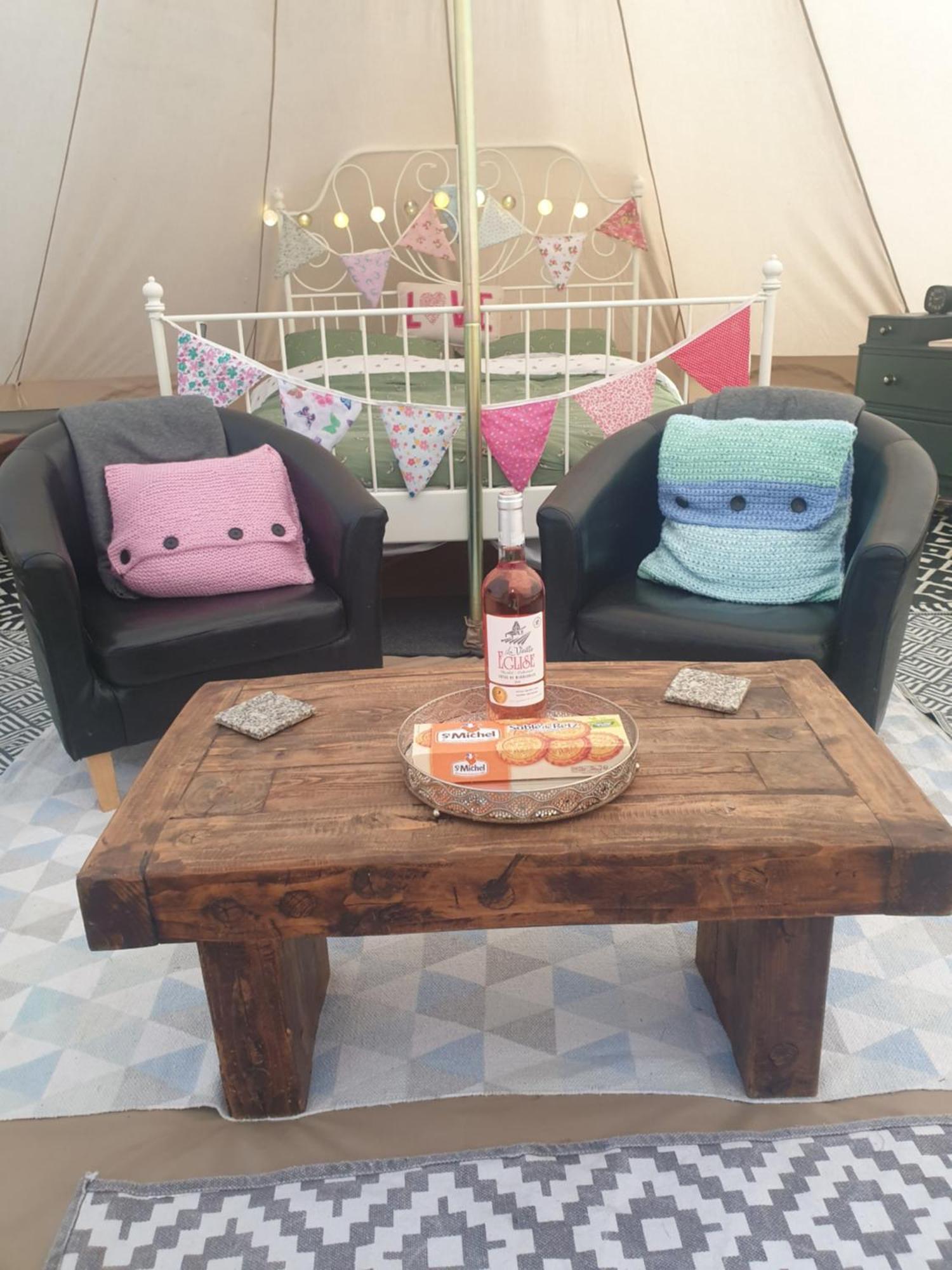 Hotel Wildberry Glamping Orgères-la-Roche Zewnętrze zdjęcie